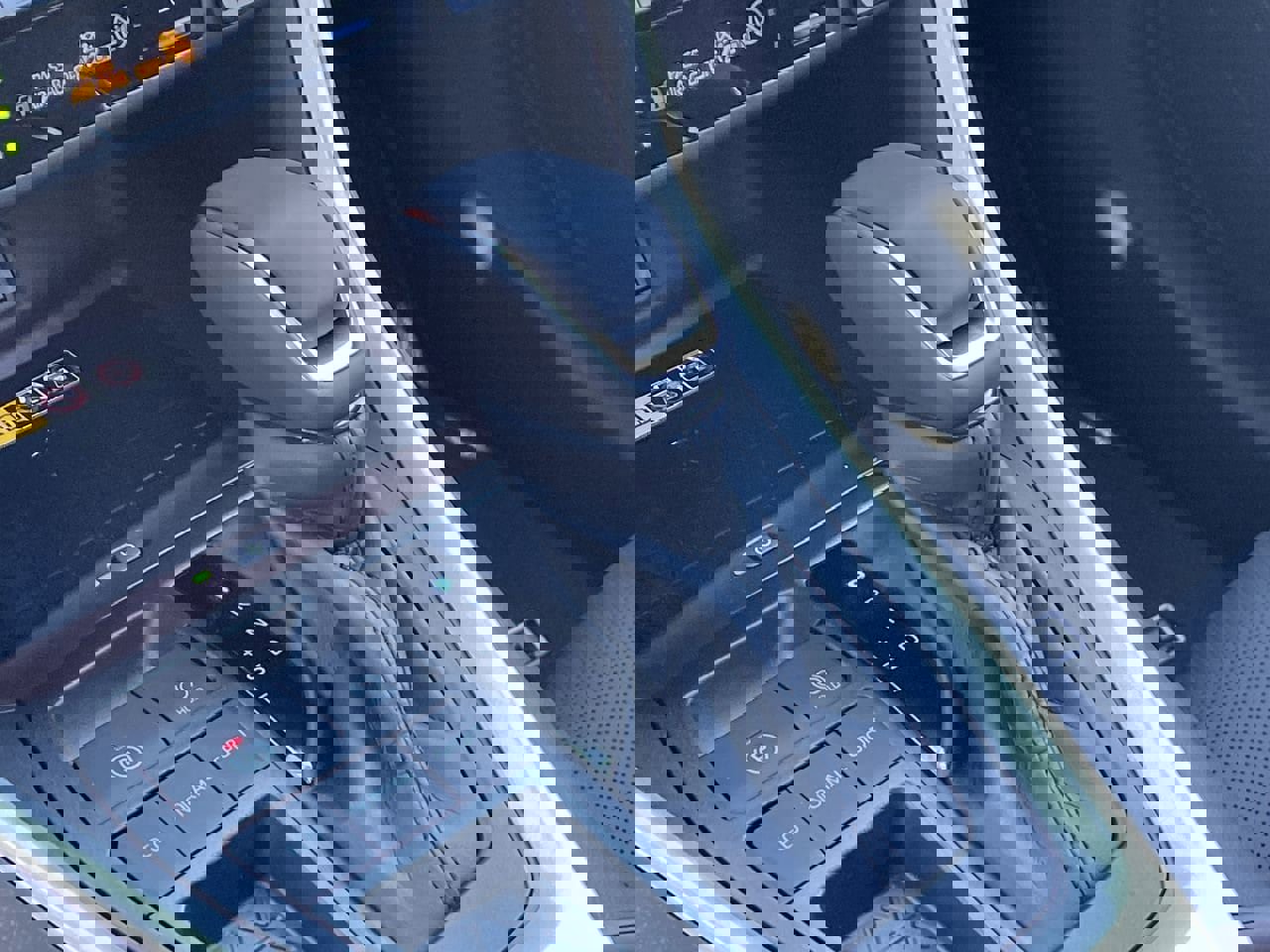 New 2025 Toyota RAV4 Limited image 14