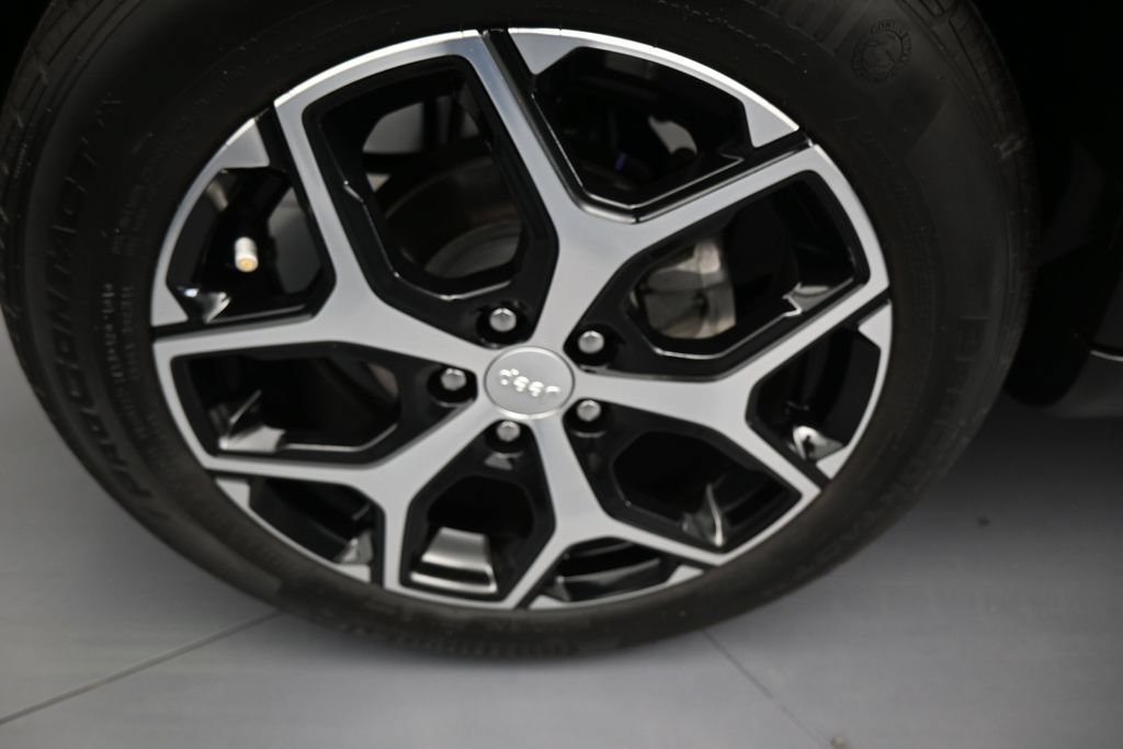 Used 2024 Jeep Compass Limited AWD/4WD image 43