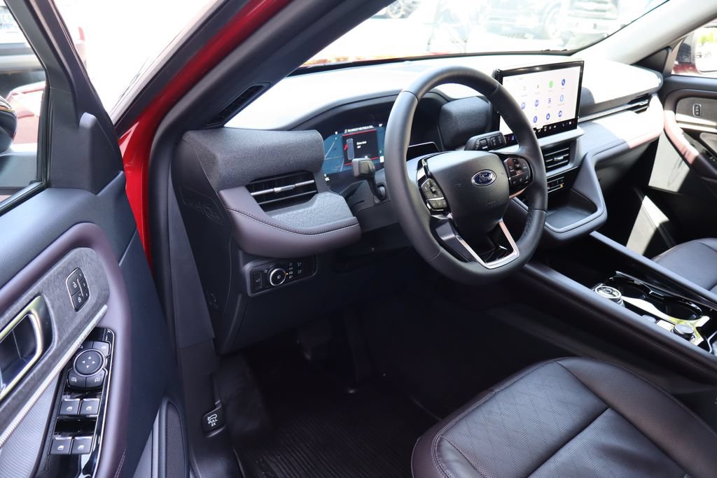 Used 2026 Ford Explorer Platinum AWD/4WD image 4