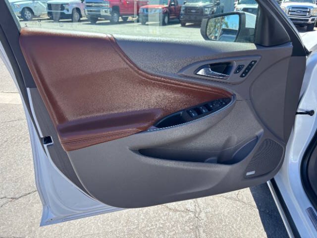 Used 2016 Chevrolet Malibu Premier w/ Driver Confidence Package FWD image 11