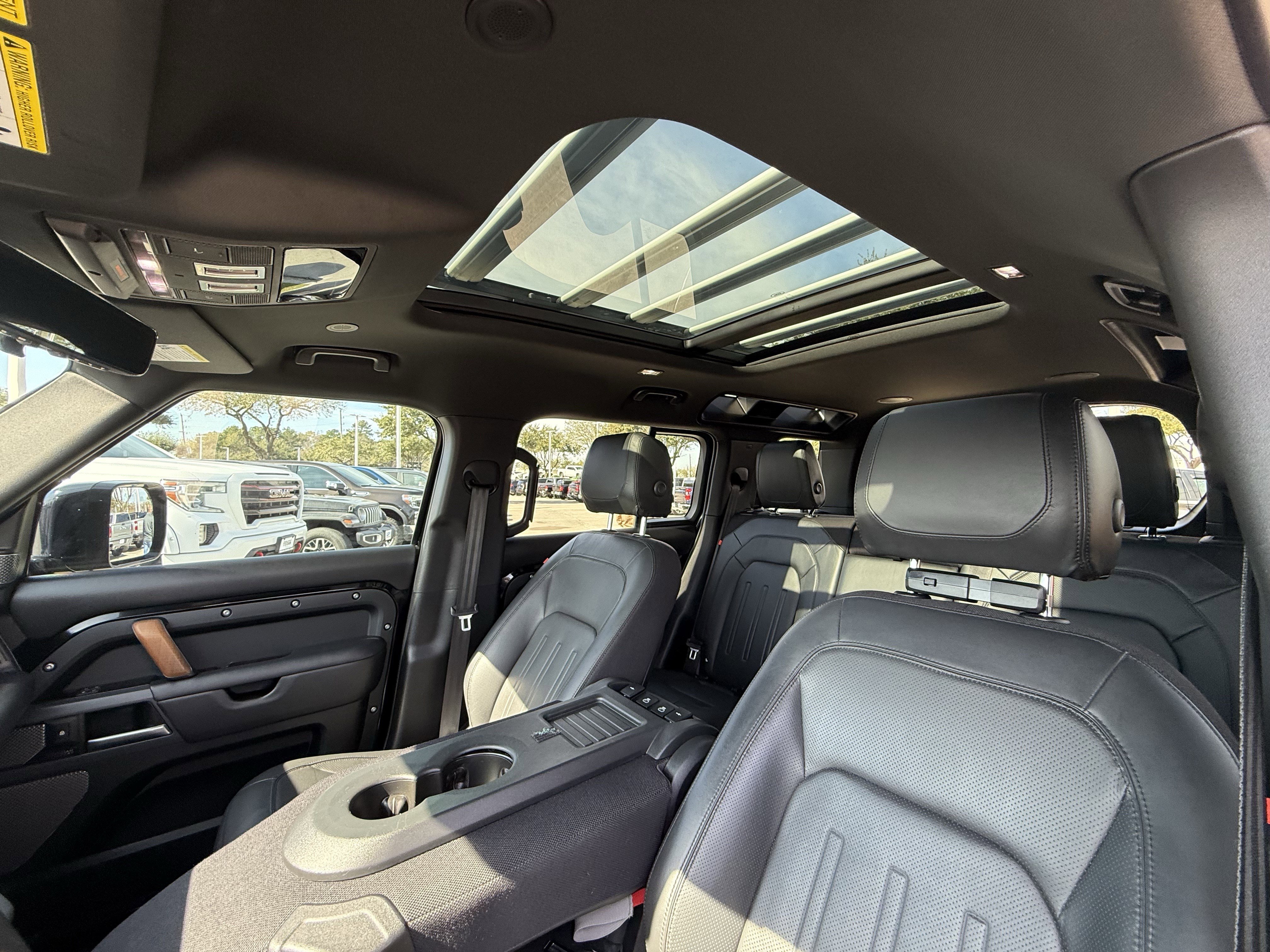 Used 2023 Land Rover Defender 110 X image 25