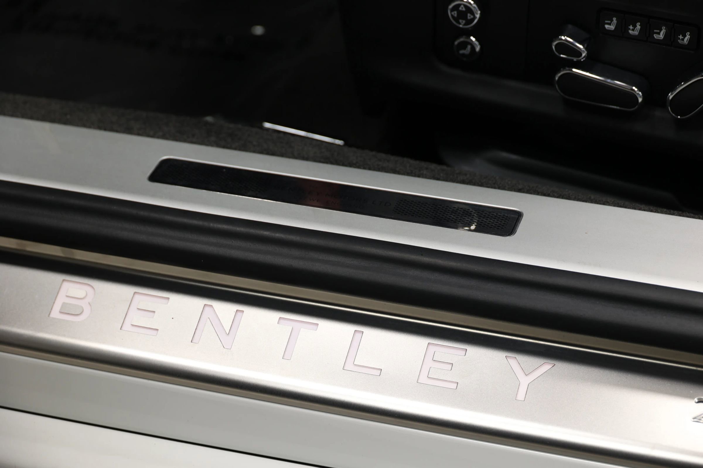 Used 2020 Bentley Continental GT V8 image 19