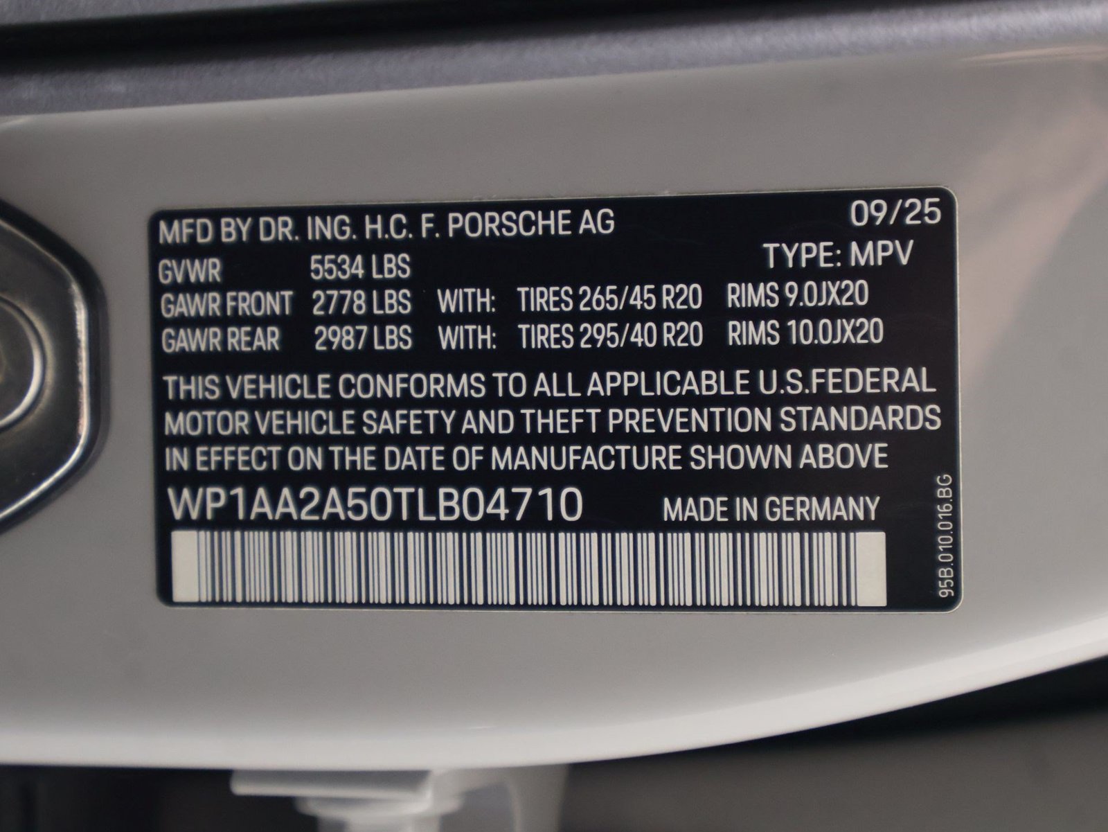 Certified 2026 Porsche Macan Turbo AWD/4WD image 19