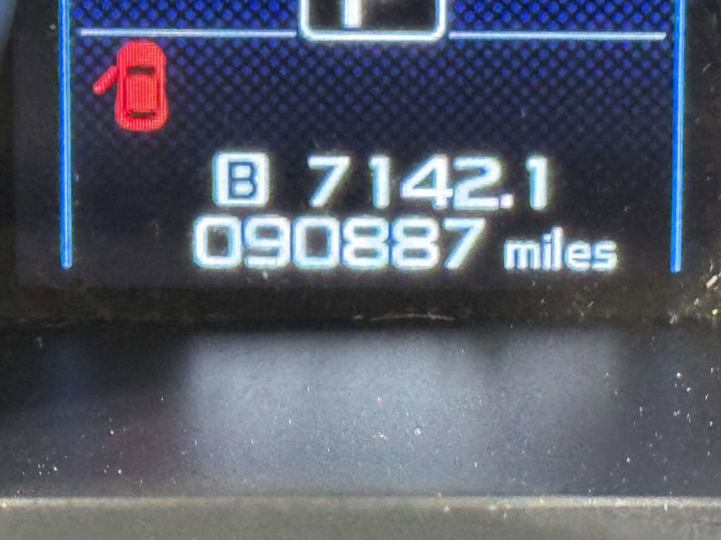 Used 2019 Subaru Outback 2.5i Limited image 2