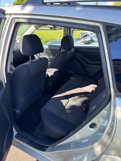 Used 2004 Pontiac Vibe w/ Power Group Value Package FWD image 11