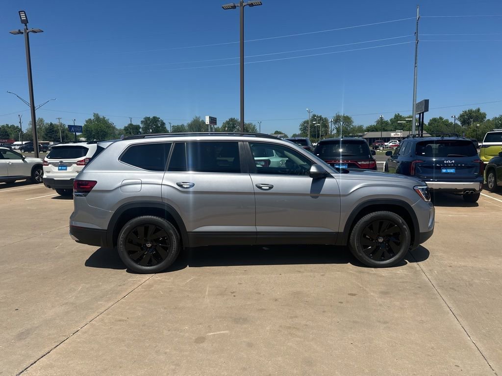 New 2026 Volkswagen Atlas SE image 4