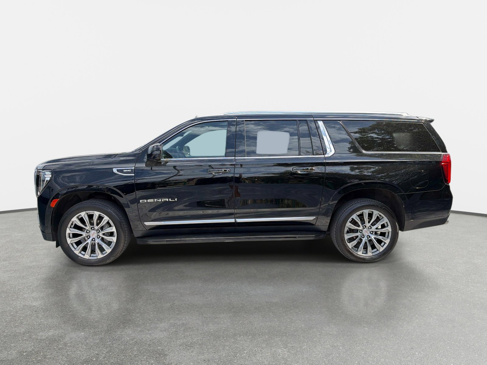 Used 2023 GMC Yukon XL Denali image 6