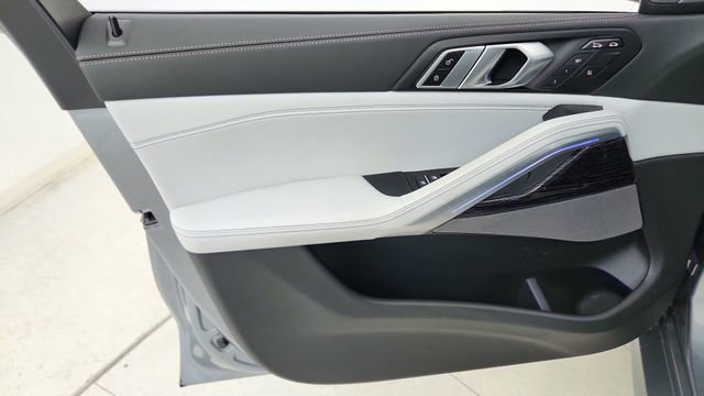 Used 2026 BMW X6 xDrive40i w/ Climate Comfort Package image 36