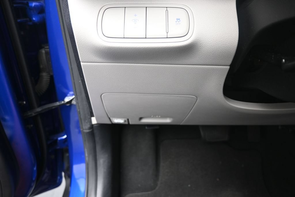 Used 2024 Hyundai Venue SEL FWD image 16