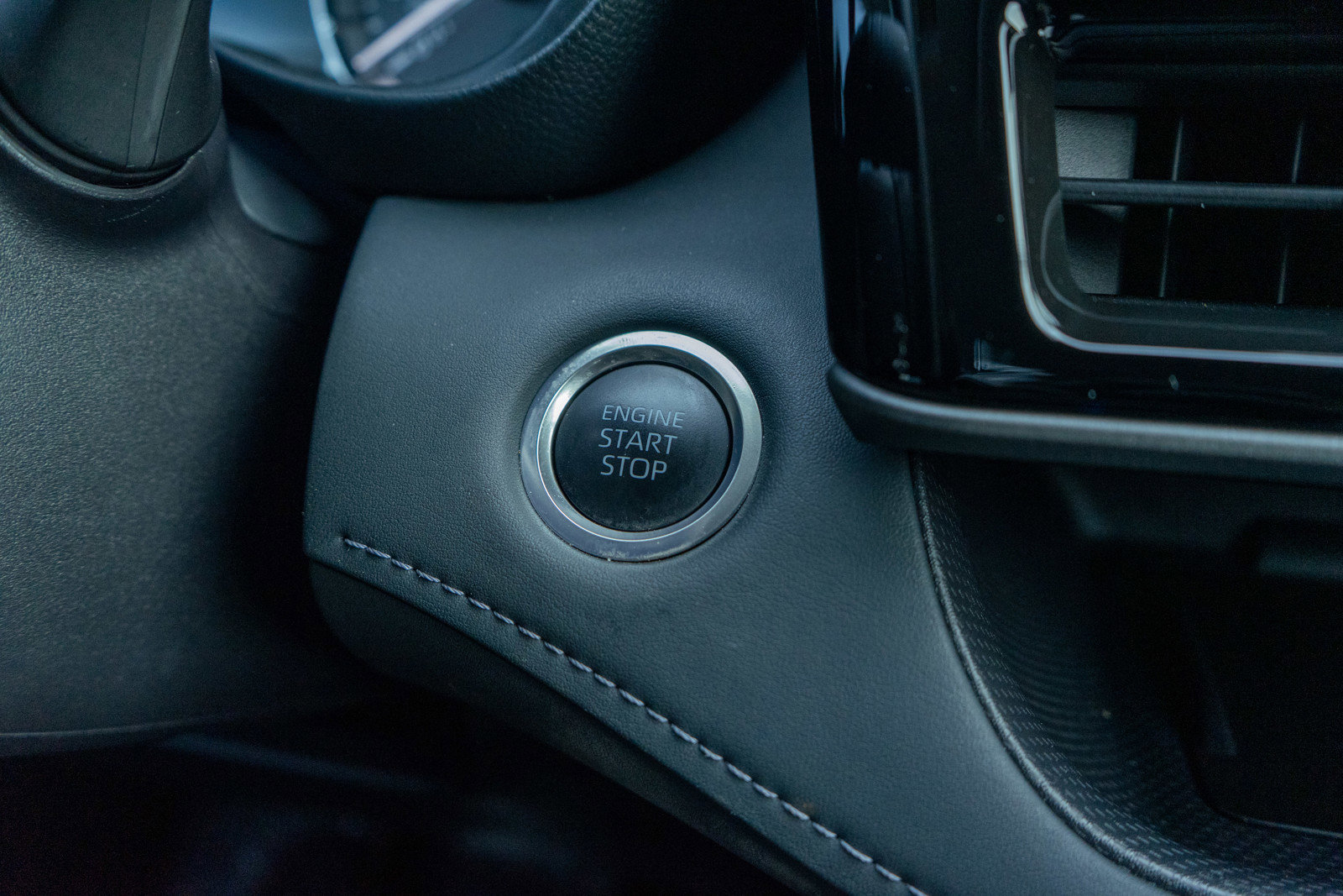 Used 2025 Toyota Highlander XLE image 23