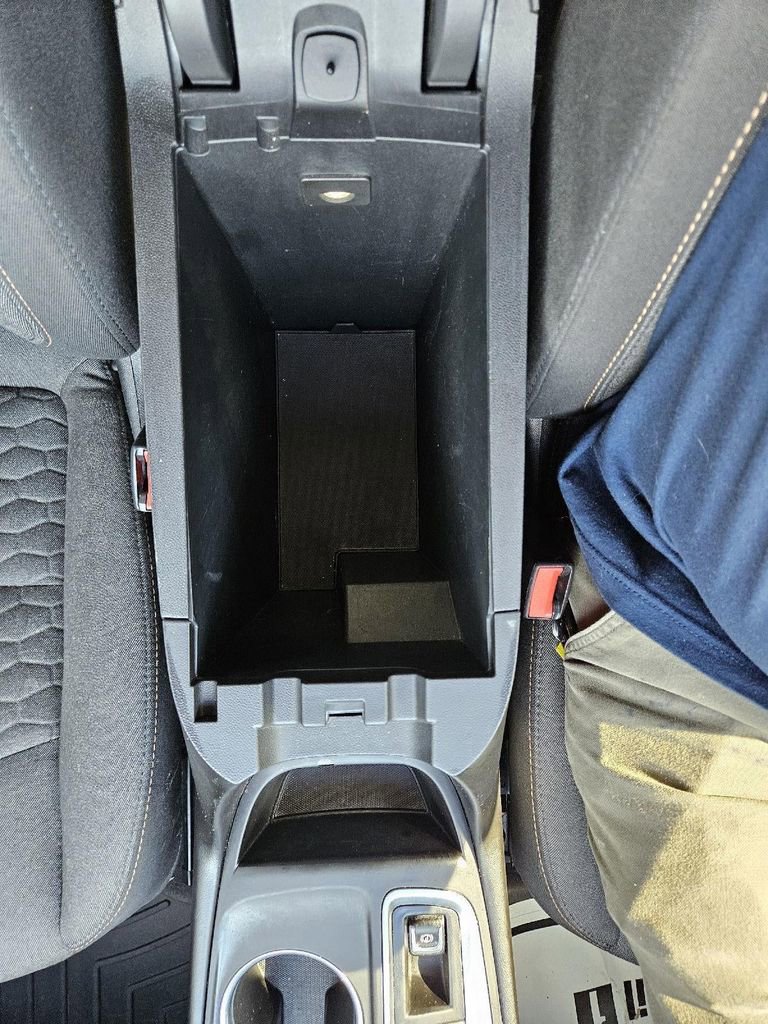 Used 2018 Chevrolet Equinox LT image 18