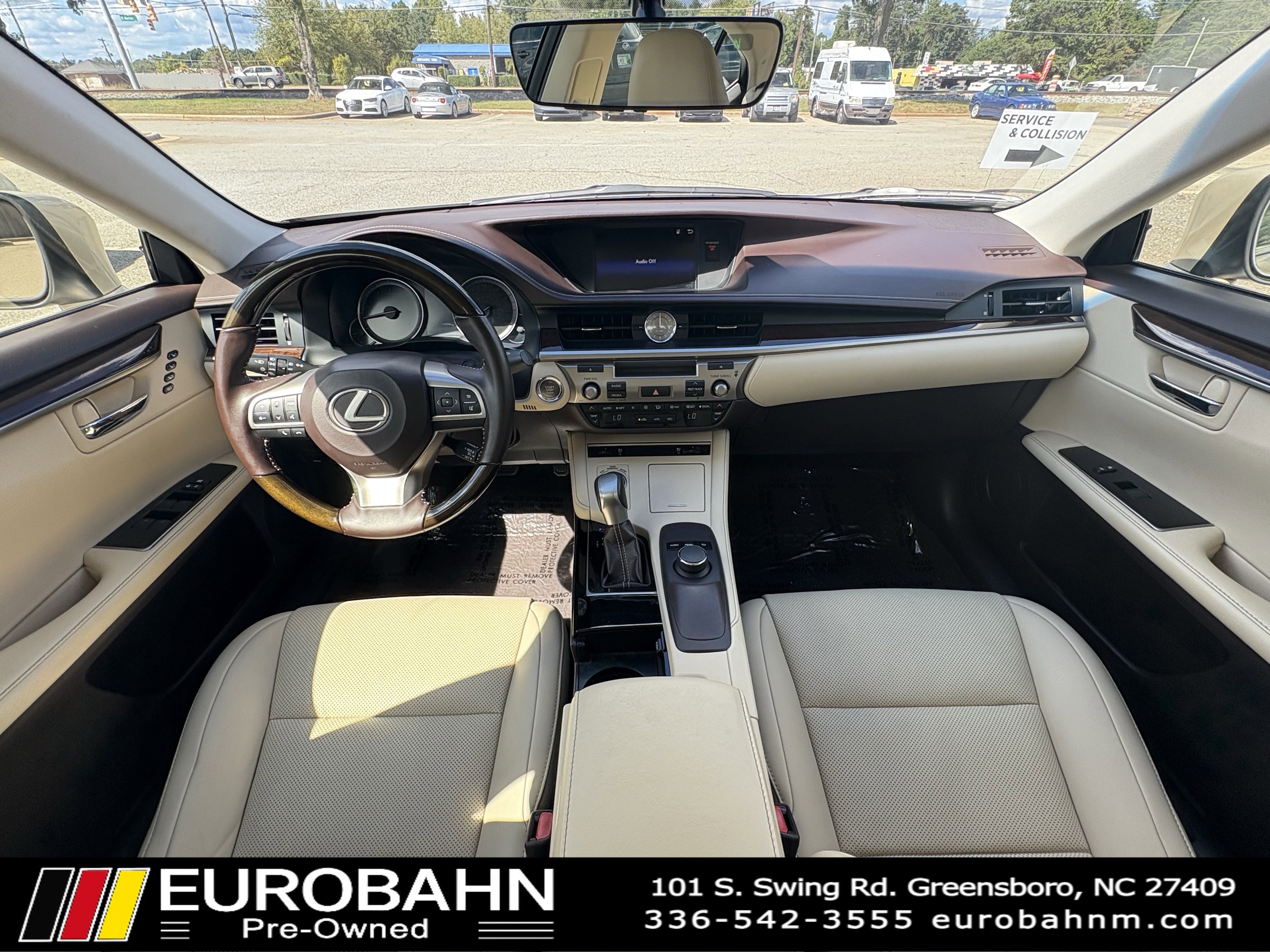 Used 2016 Lexus ES 350 w/ Premium Package w/Wood Trim image 18