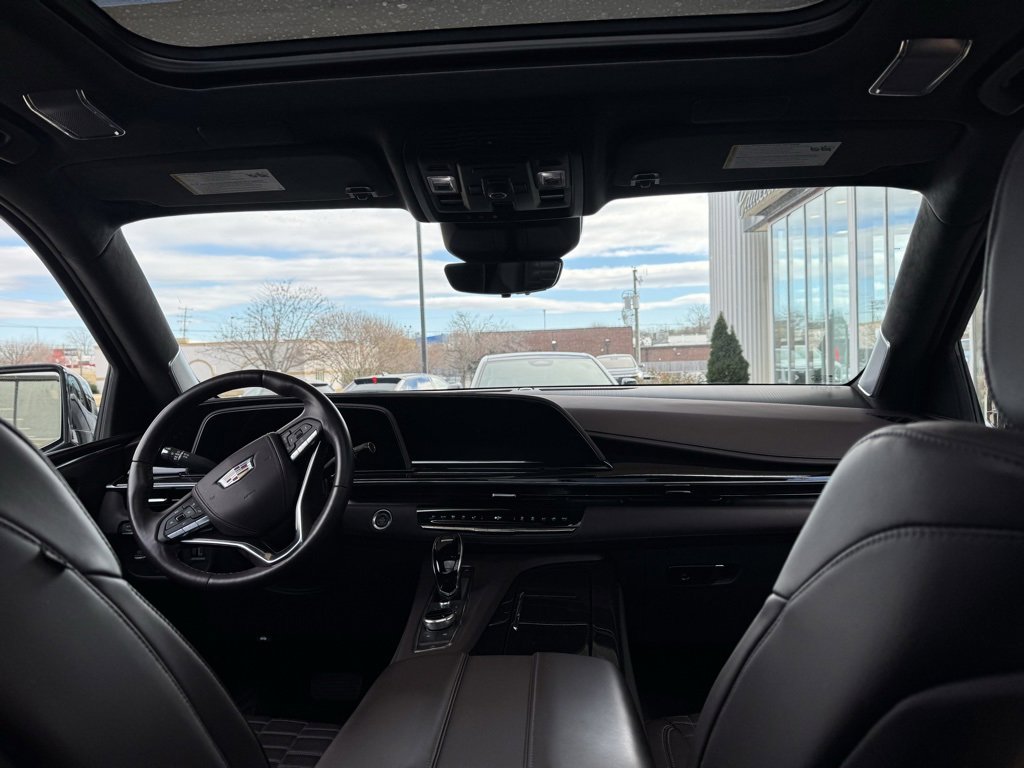 Certified 2022 Cadillac Escalade Premium Luxury Platinum w/ LPO, Radiant Package image 9