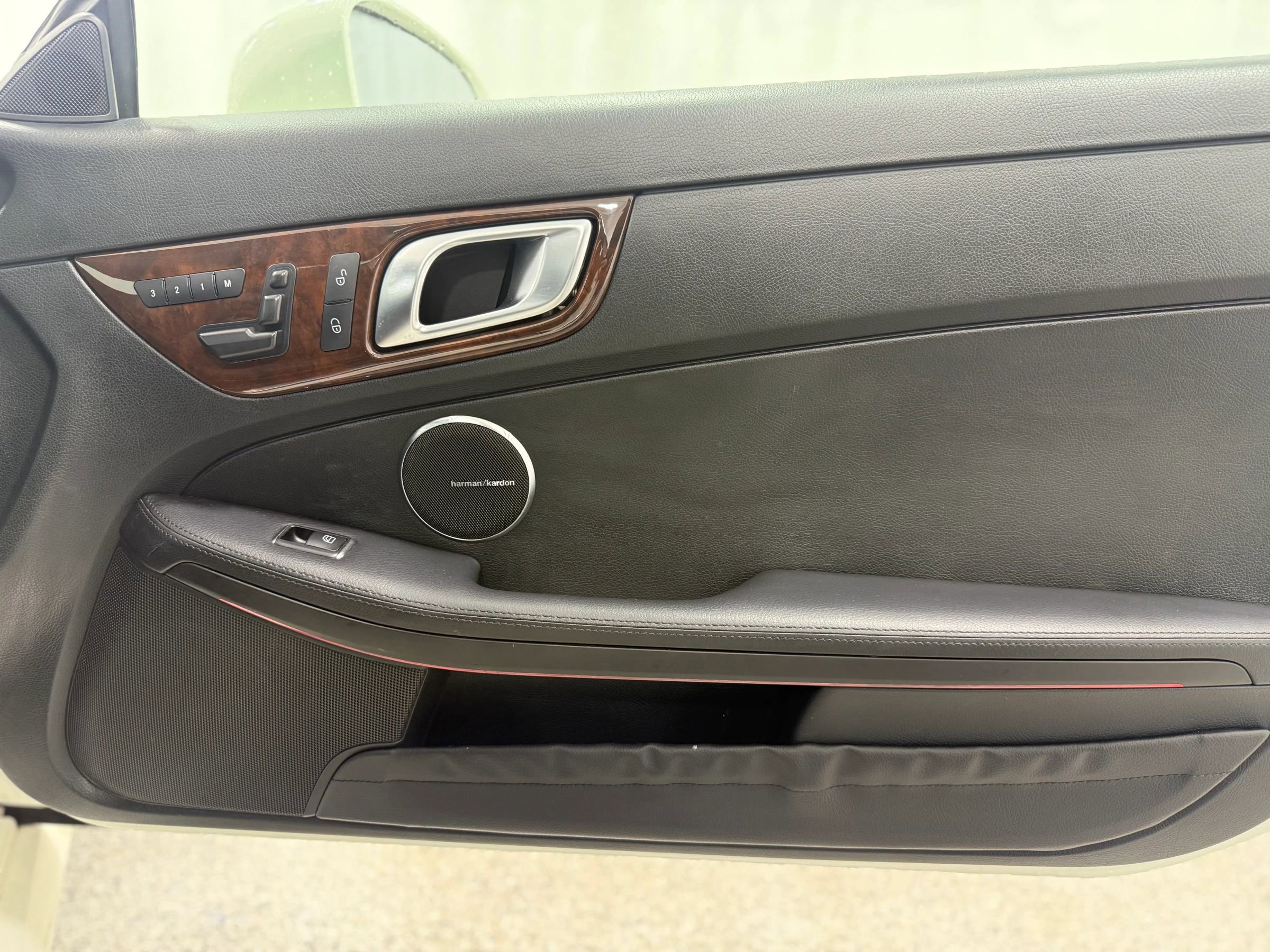 Used 2013 Mercedes-Benz SLK 350 image 26