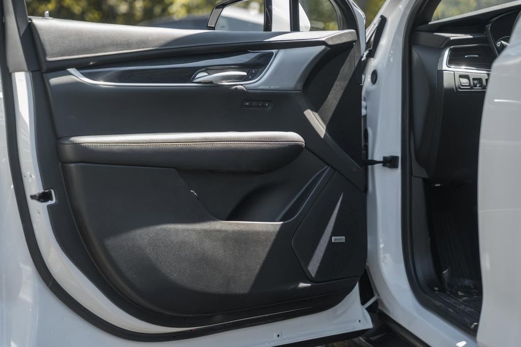 Used 2025 Cadillac XT5 Premium Luxury image 37