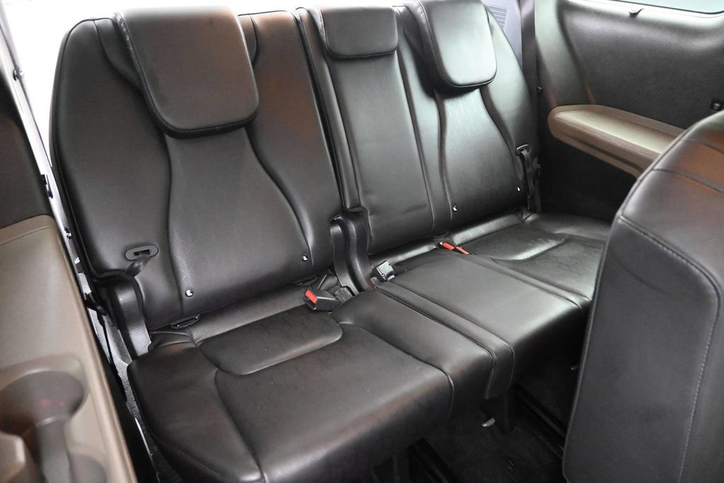 Used 2025 Kia Carnival EX FWD image 11