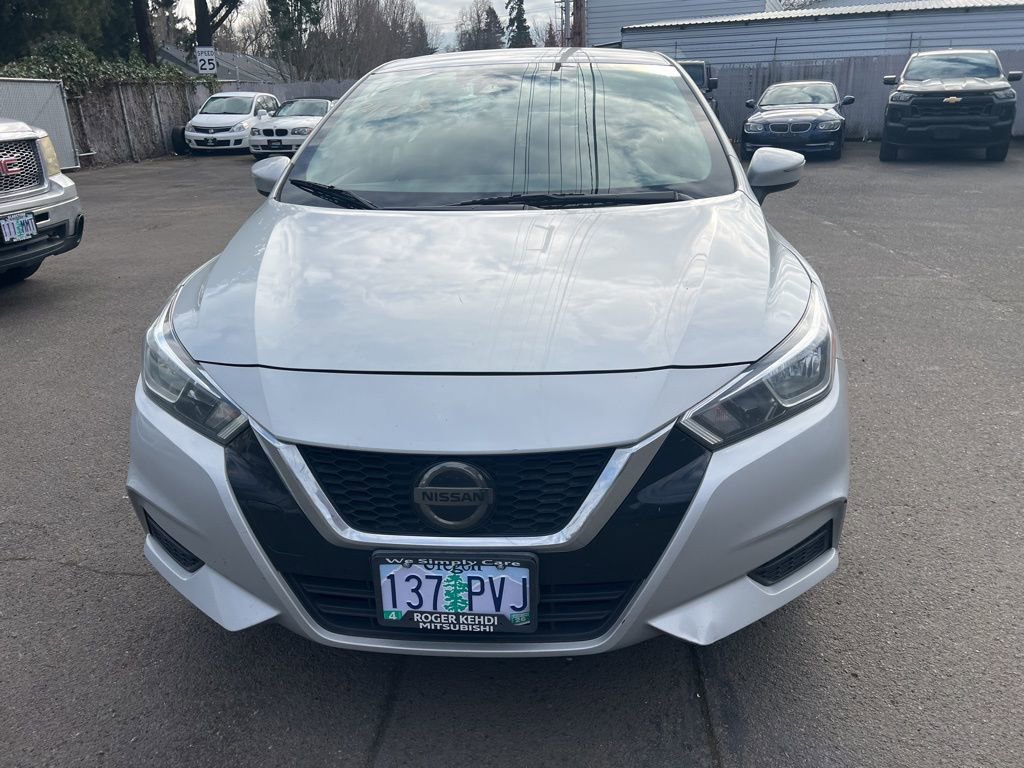 Used 2021 Nissan Versa SV image 2