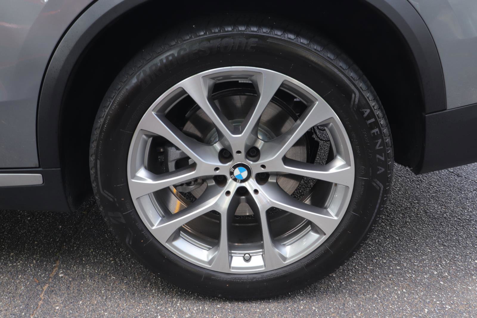 Used 2024 BMW X5 xDrive40i w/ Parking Assistance Package image 40