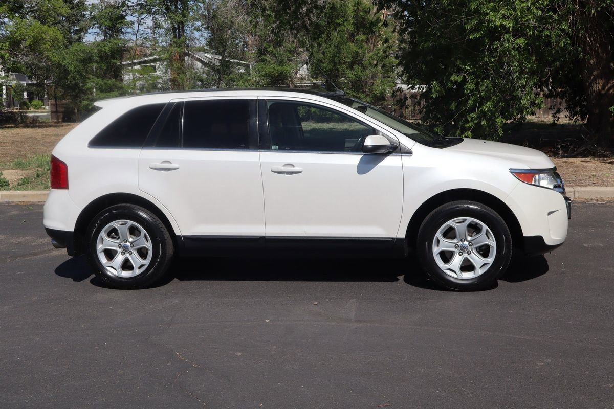 Used 2011 Ford Edge Limited w/ 302A Rapid Spec Order Code AWD/4WD image 3