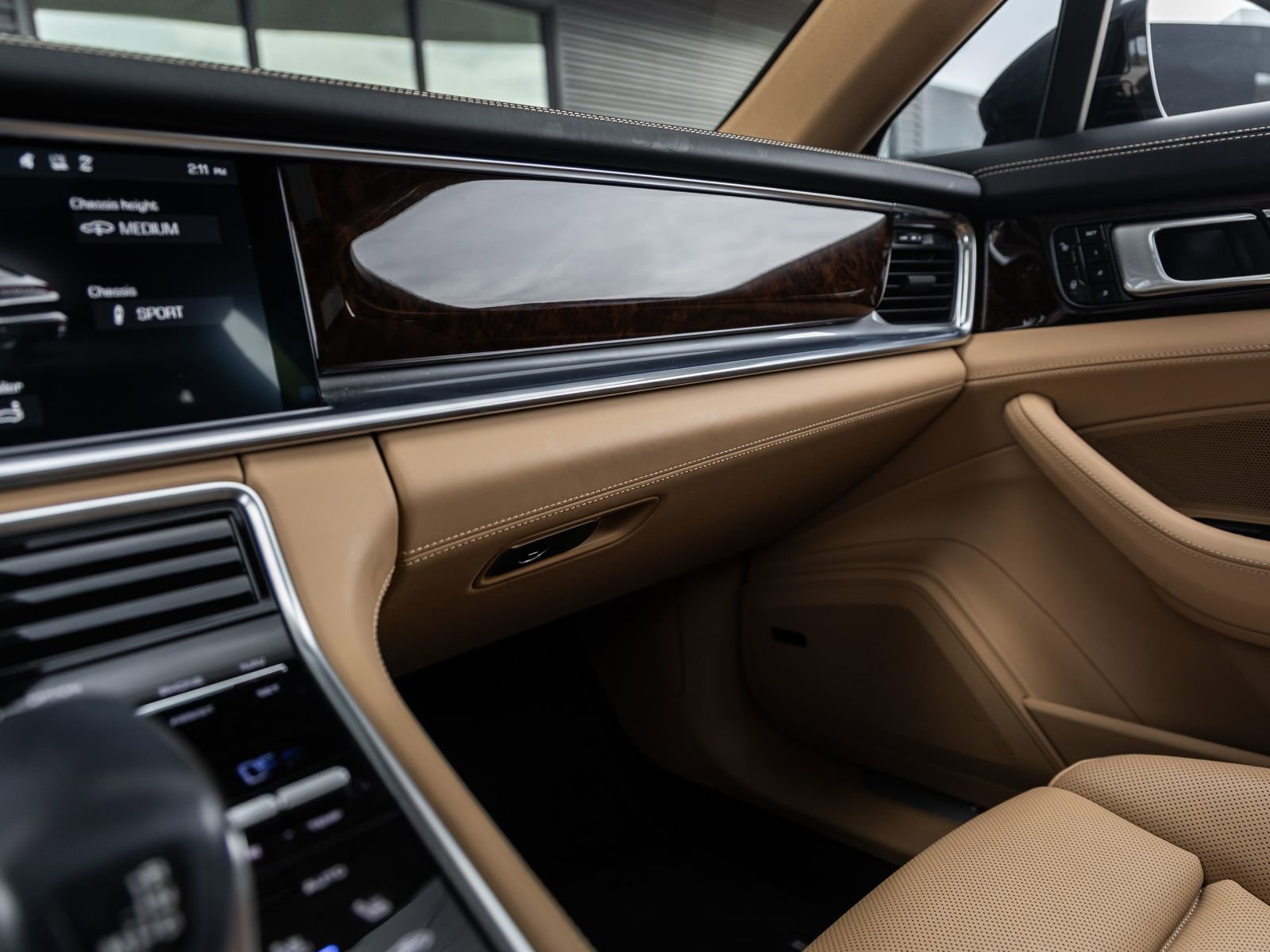 Certified 2018 Porsche Panamera image 28