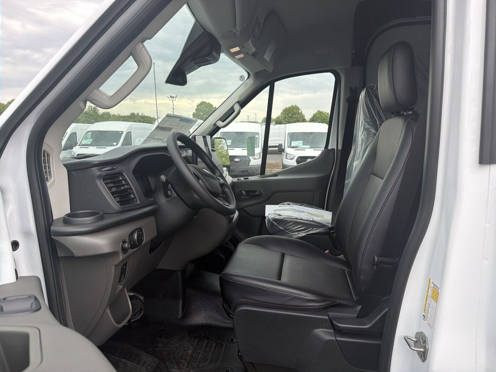 New 2026 Ford Transit 250 148 Medium Roof RWD image 27
