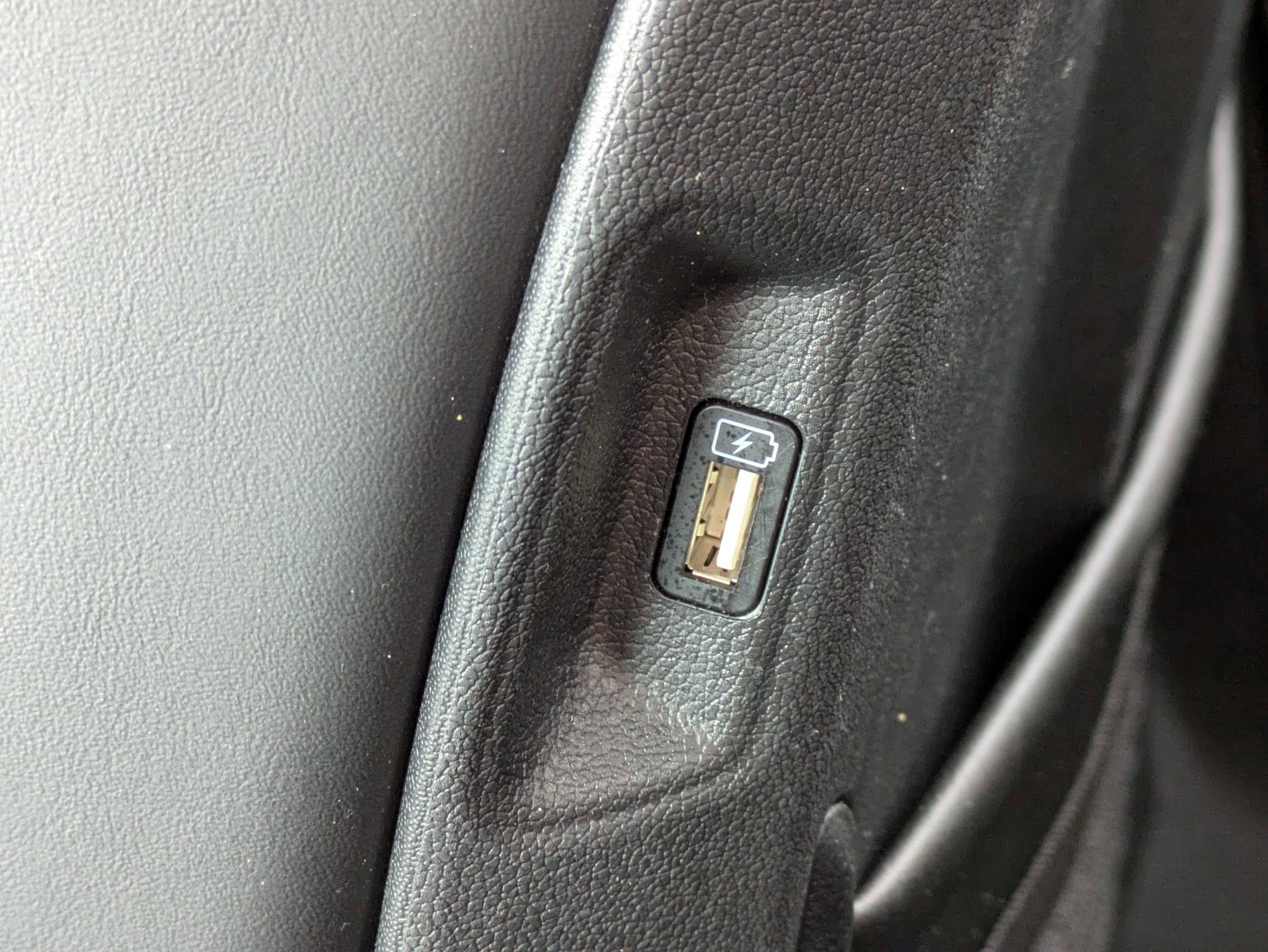 Certified 2022 Kia Sorento EX FWD image 19