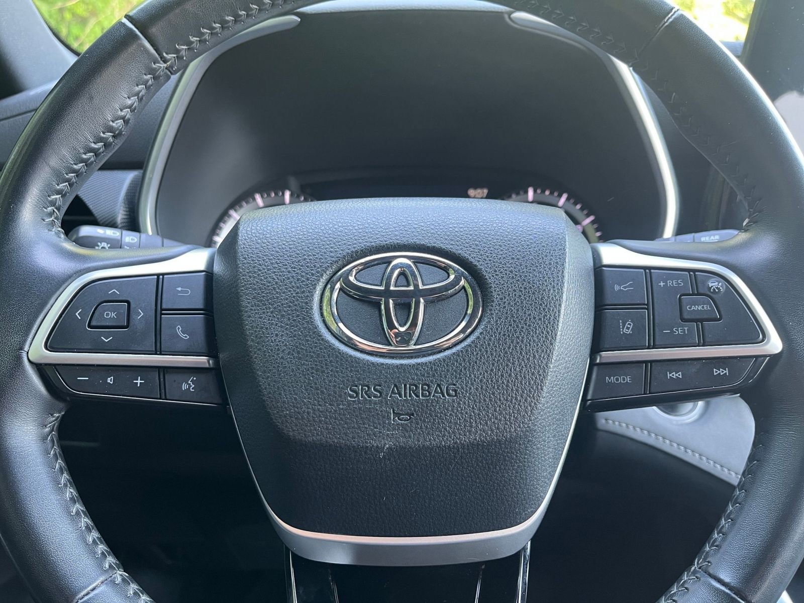 Used 2024 Toyota Highlander XSE FWD image 35