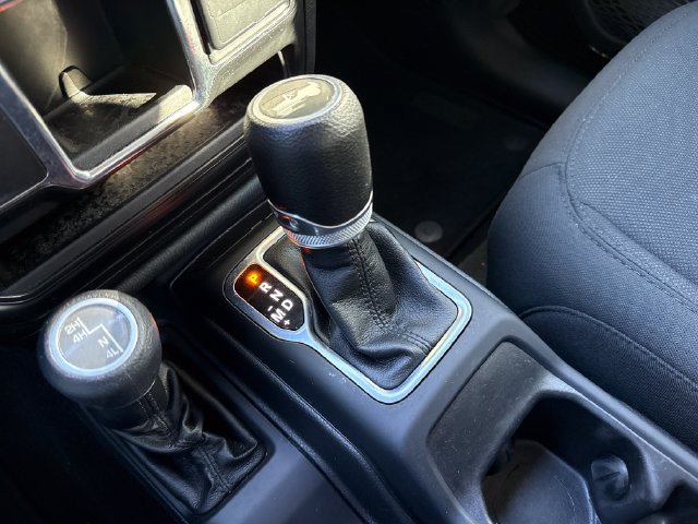 Used 2022 Jeep Wrangler Unlimited Sport AWD/4WD image 27