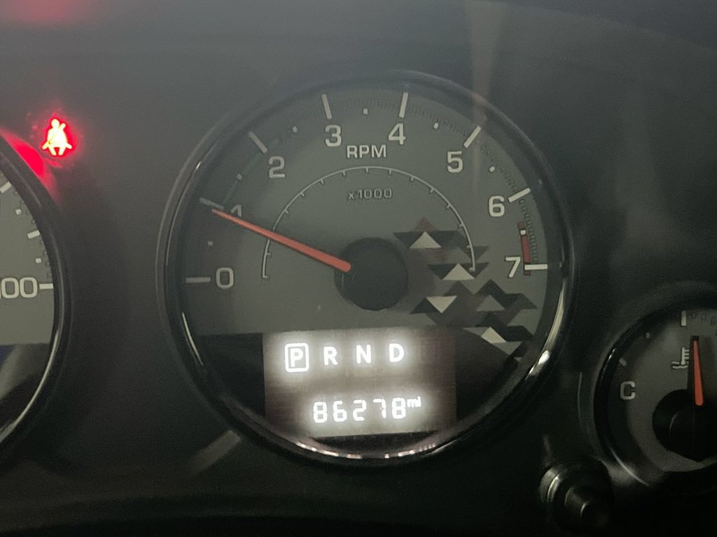 Used 2017 Jeep Wrangler Unlimited Sahara AWD/4WD image 13