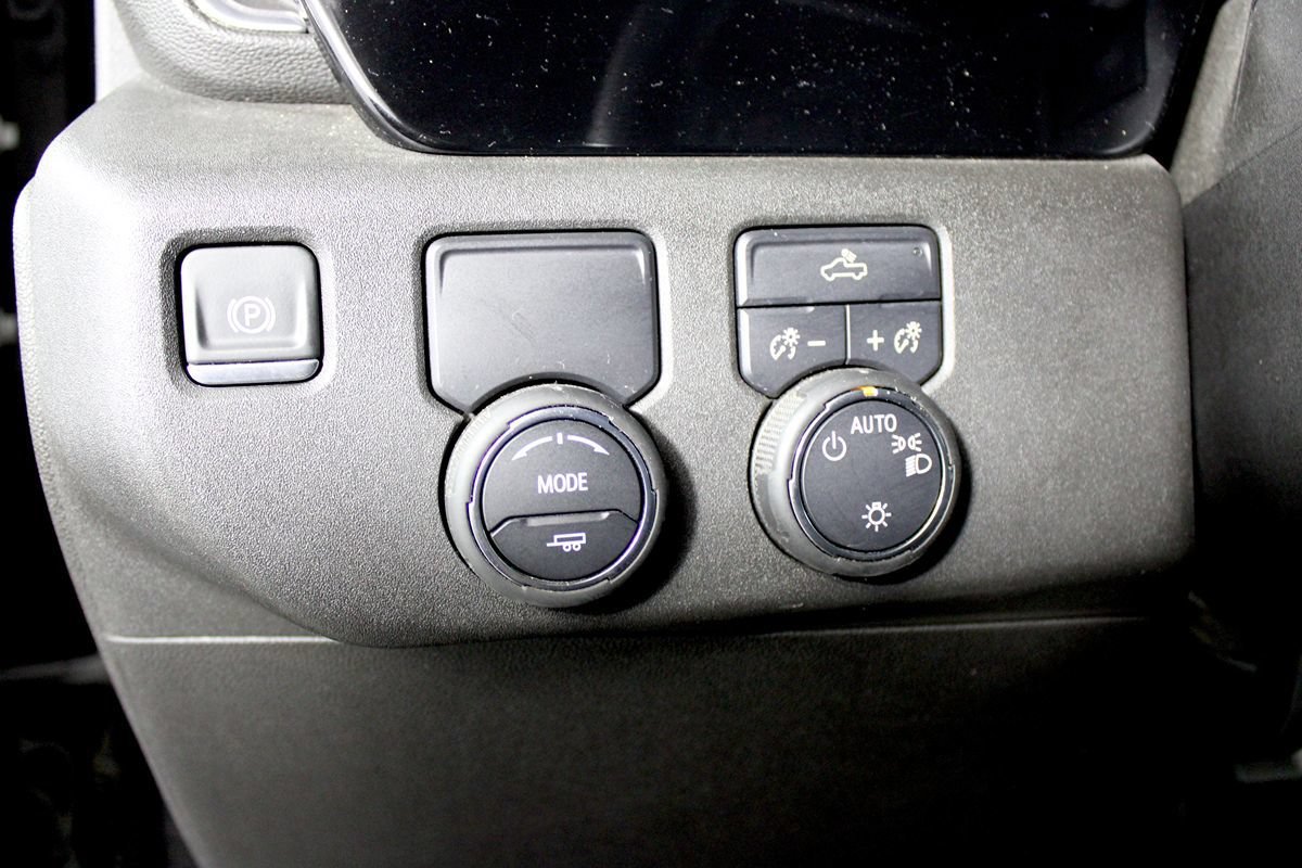 Used 2025 Chevrolet Silverado 1500 LT RWD image 19