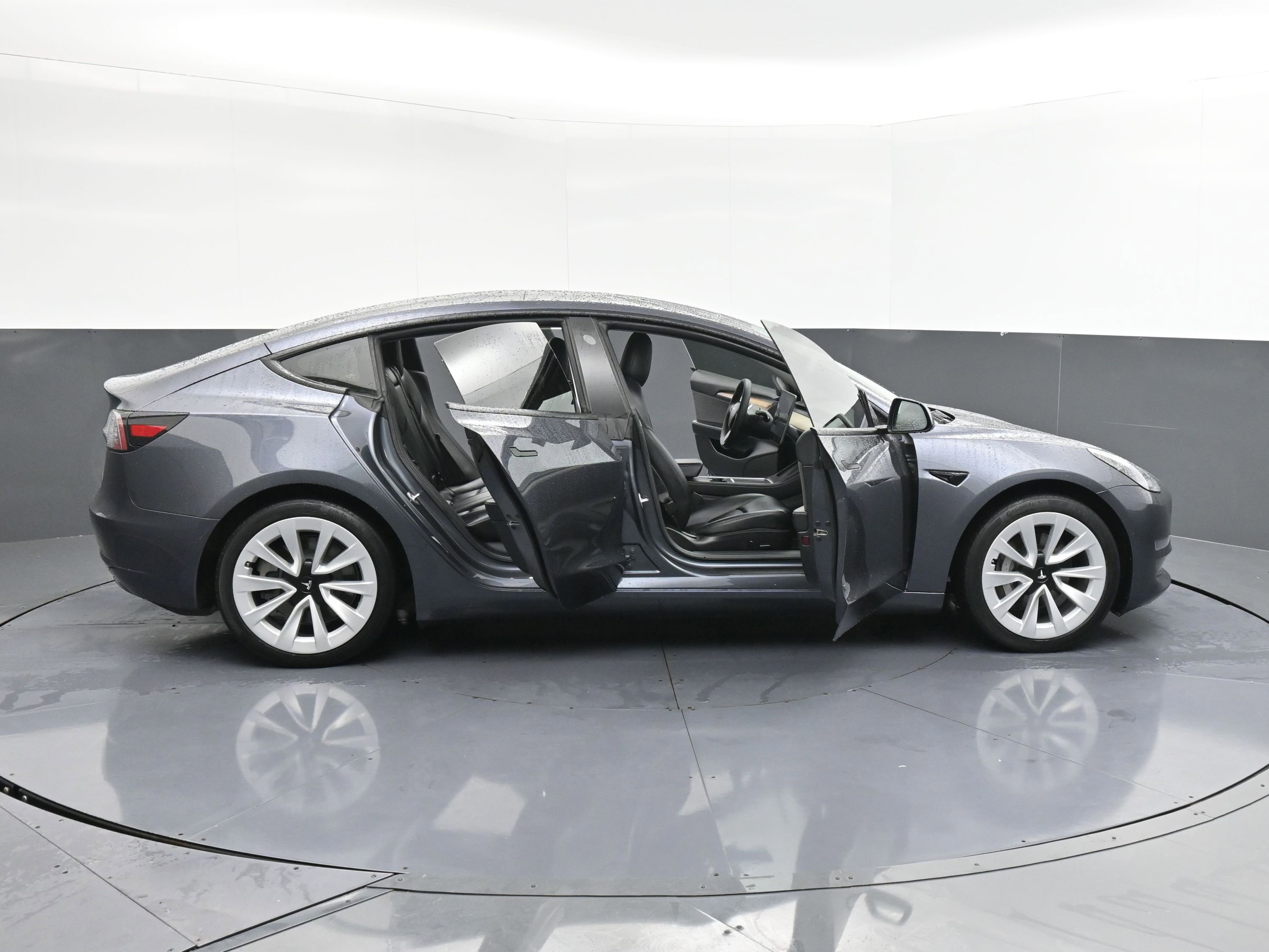 Used 2021 Tesla Model 3 Standard Range Plus image 39