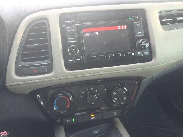 Used 2018 Honda HR-V LX image 11