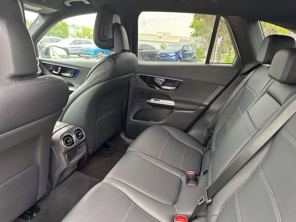 Used 2025 Mercedes-Benz GLC 300 image 9