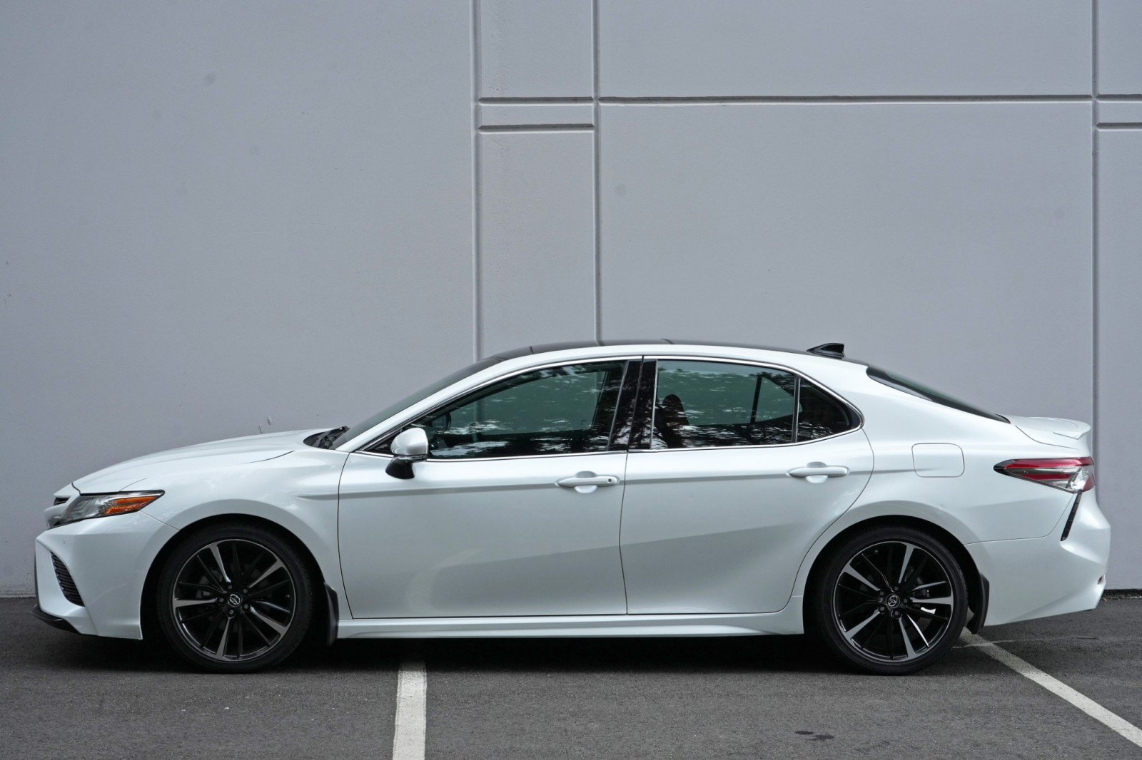 Used 2019 Toyota Camry XSE FWD image 47