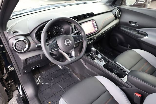 Used 2023 Nissan Kicks SR w/ SR Premium Package image 12
