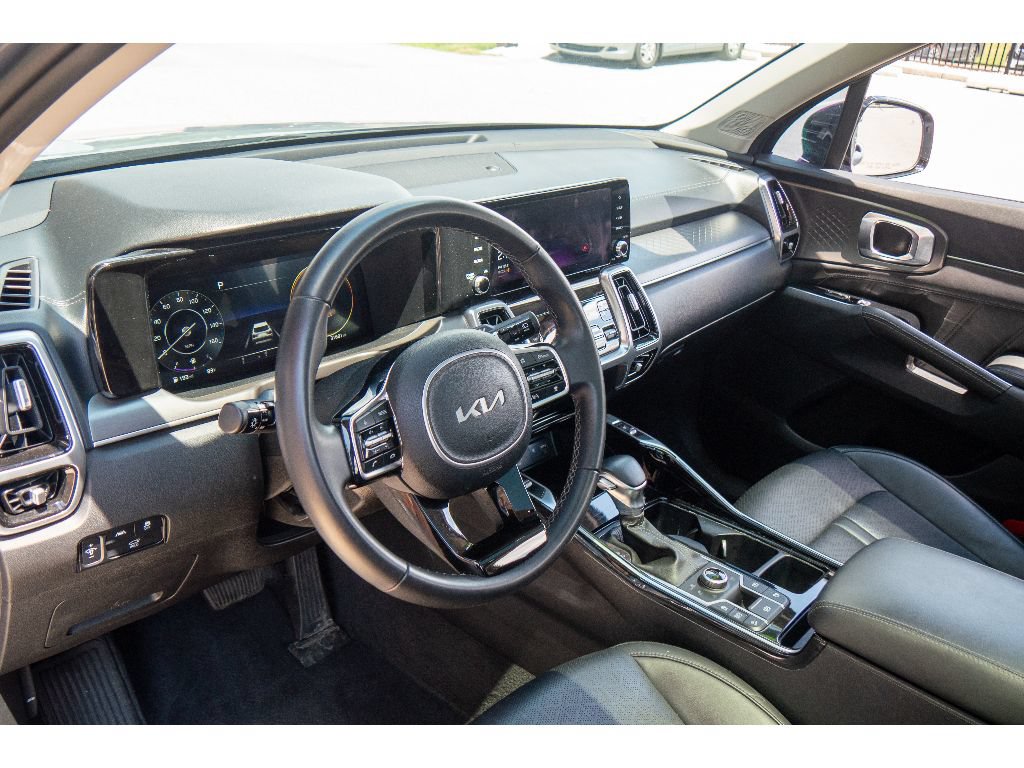 Used 2023 Kia Sorento SX AWD/4WD image 14