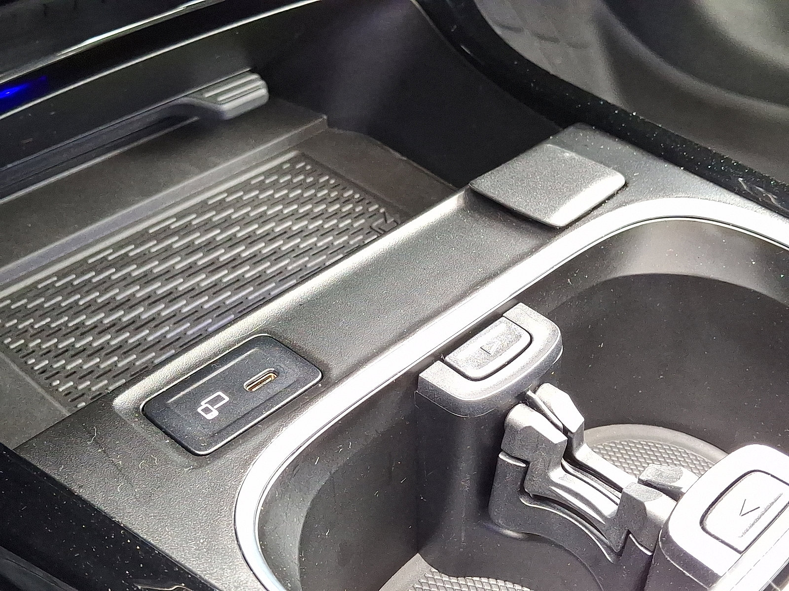 Used 2023 Mercedes-Benz CLA 250 4MATIC image 25