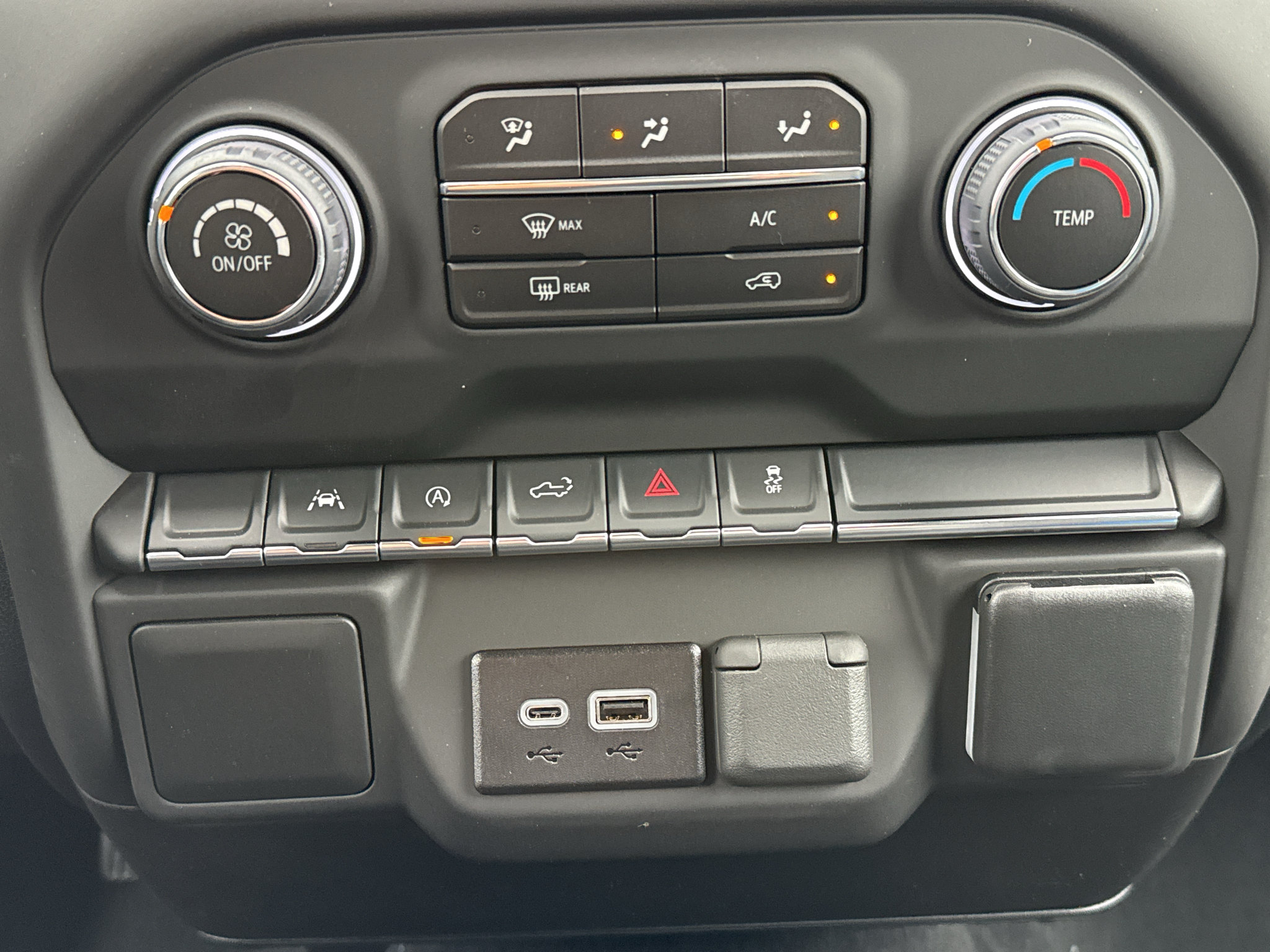 New 2026 Chevrolet Silverado 1500 Custom w/ Turbomax Blackout Package AWD/4WD image 32