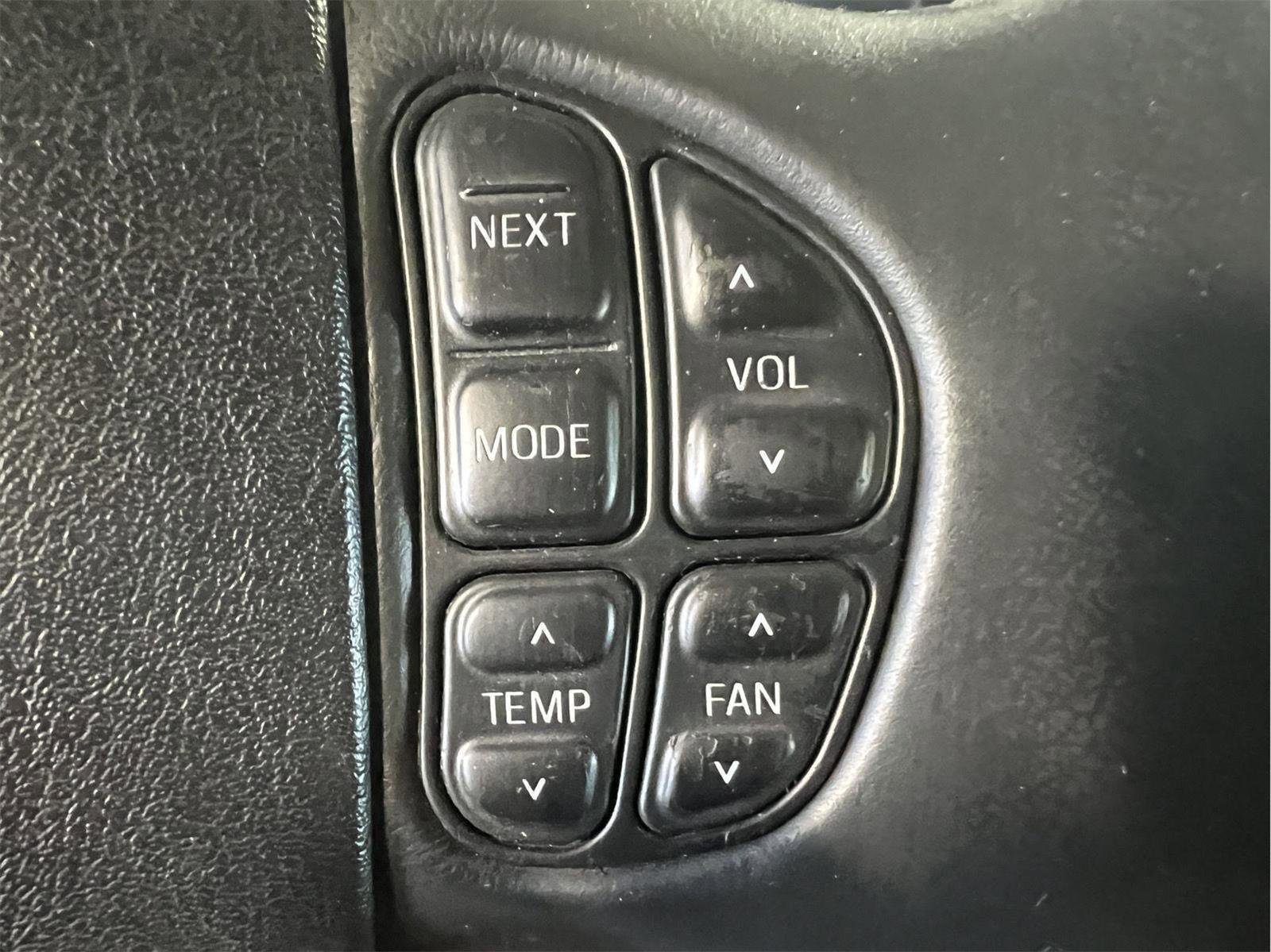 Used 2005 Ford F350 Lariat image 25