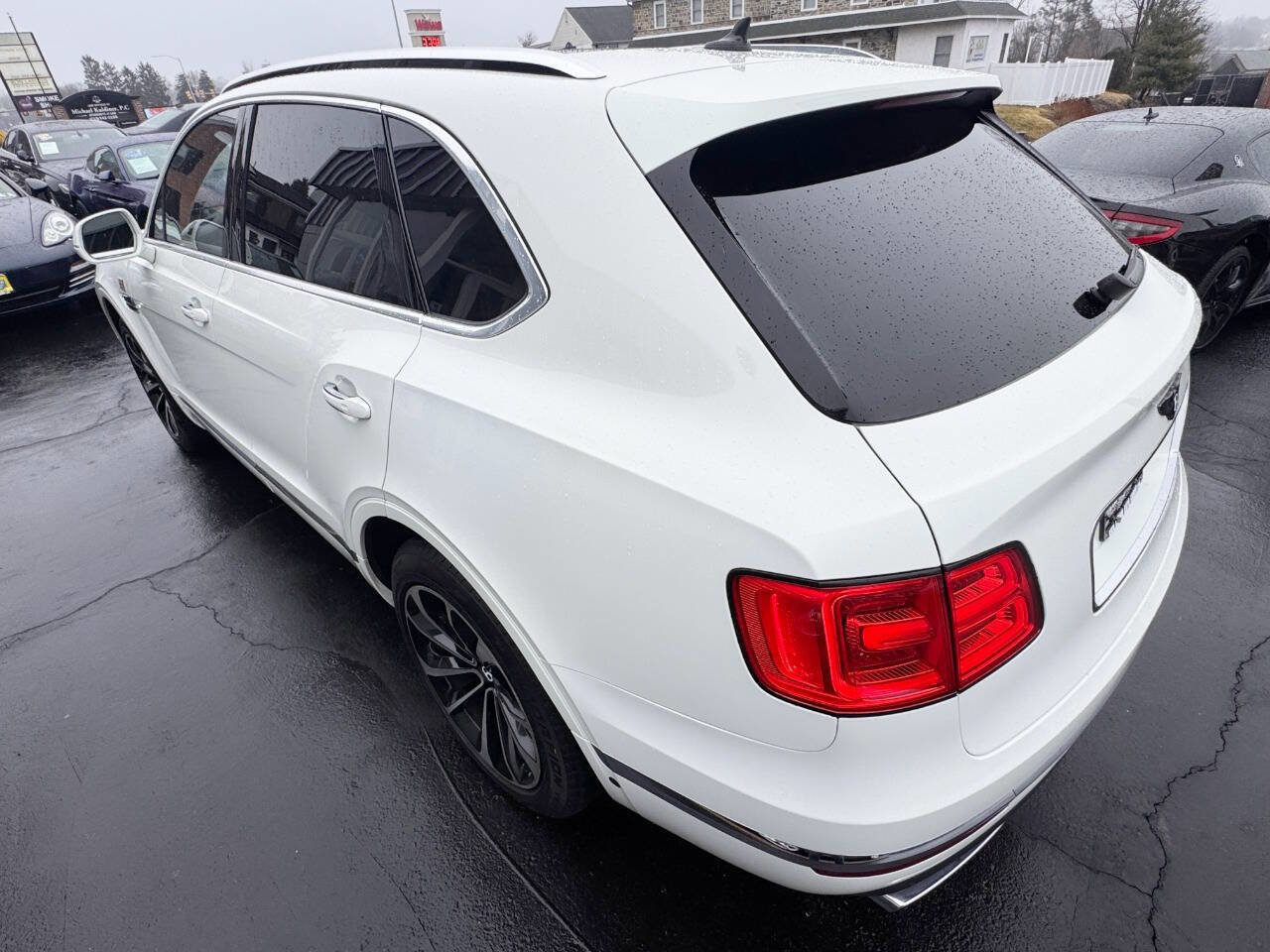 Used 2018 Bentley Bentayga Activity image 13