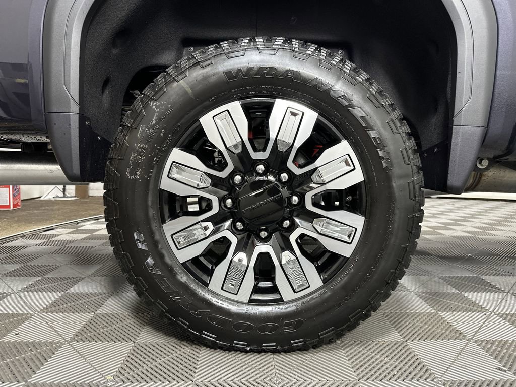 New 2025 GMC Sierra 2500 Denali w/ Denali Reserve Package image 16