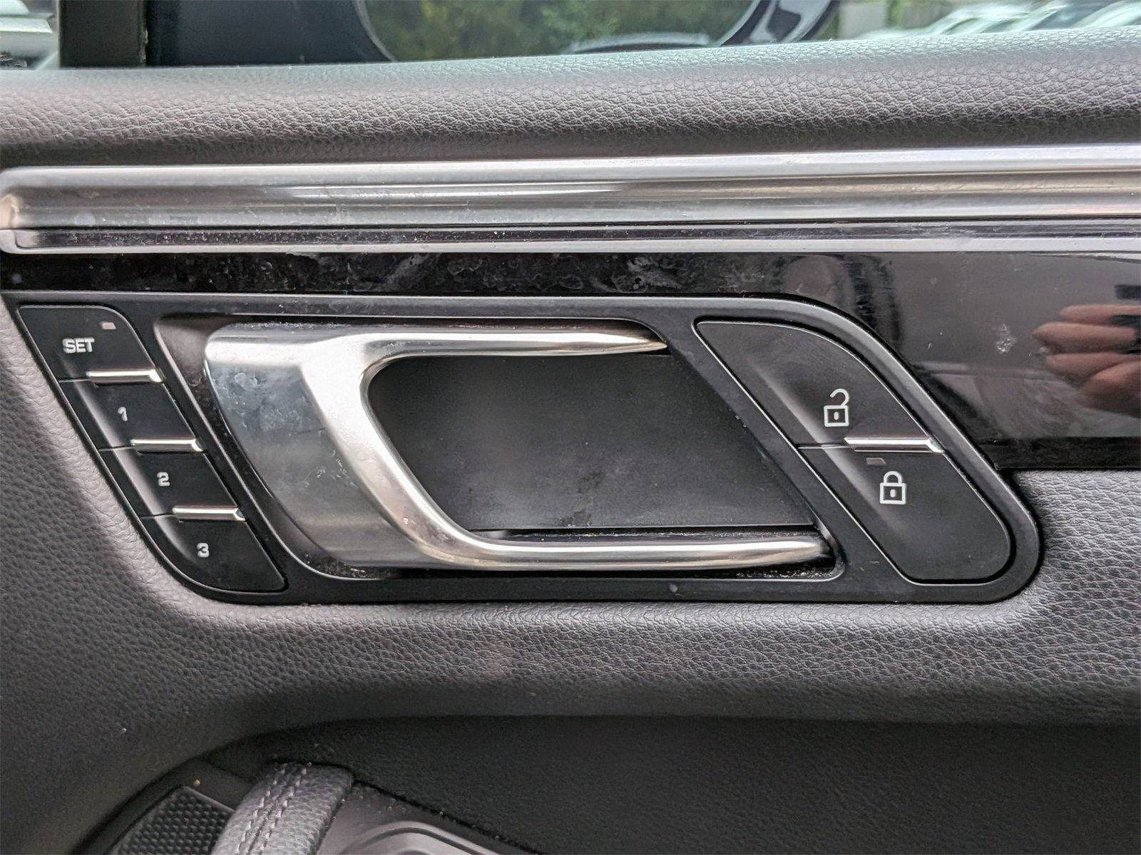 Used 2021 Porsche Macan image 38