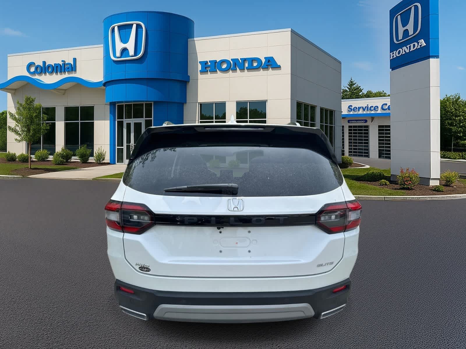 Used 2025 Honda Pilot Elite image 4