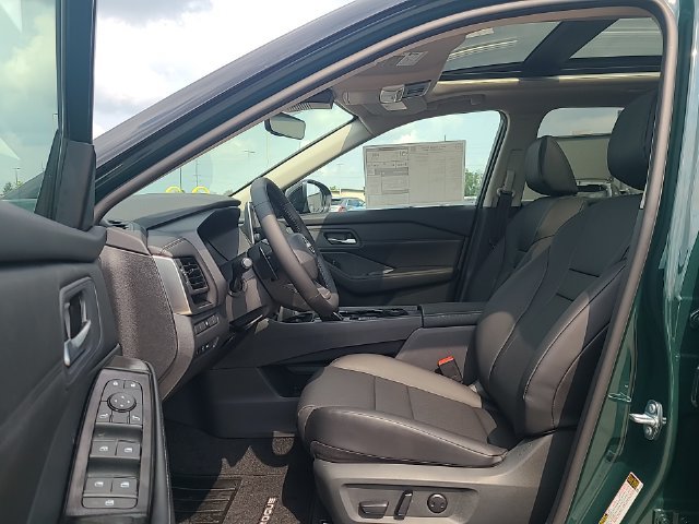 New 2026 Nissan Rogue Dark Armor AWD/4WD image 11
