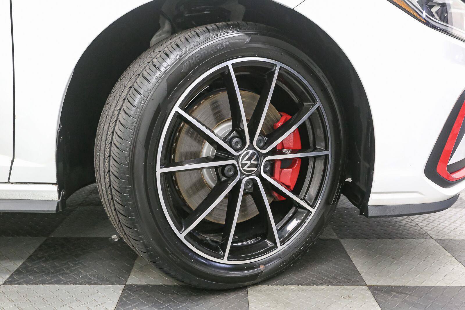 Certified 2025 Volkswagen Jetta GLI Autobahn FWD image 17