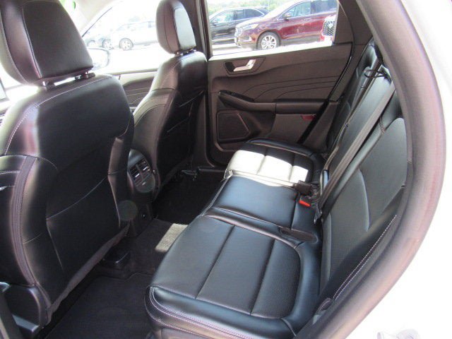 Used 2025 Ford Escape Platinum AWD/4WD image 28
