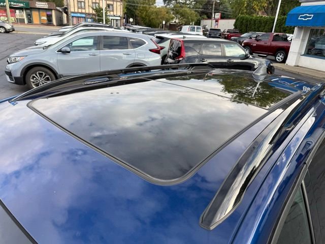 Used 2022 Chevrolet Equinox RS w/ RS Leather Package image 9