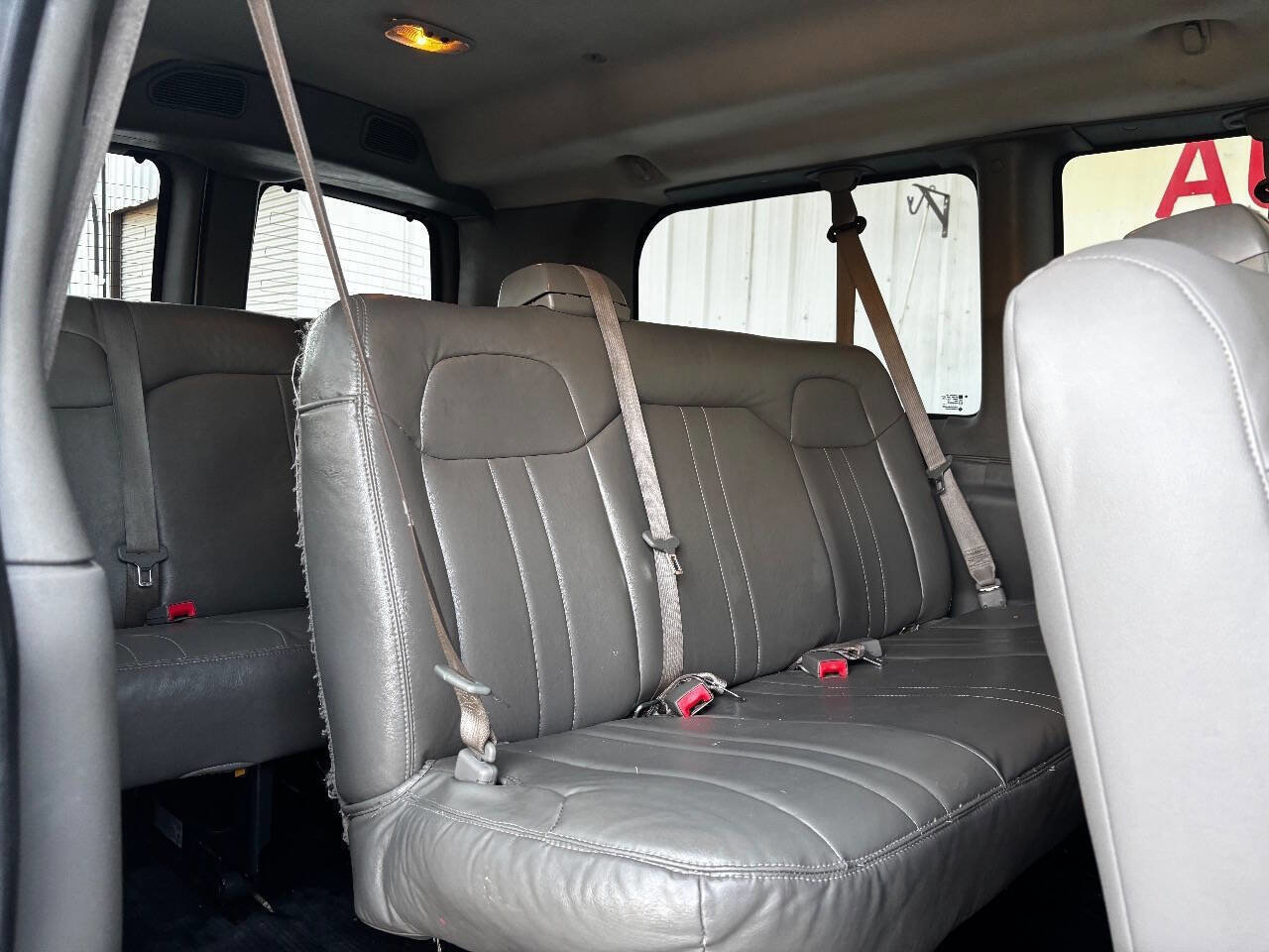 Used 2014 GMC Savana 3500 LS image 24