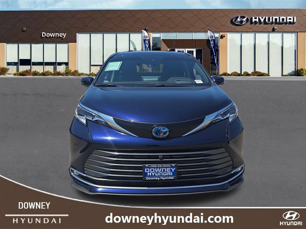 Used 2021 Toyota Sienna Platinum FWD image 8
