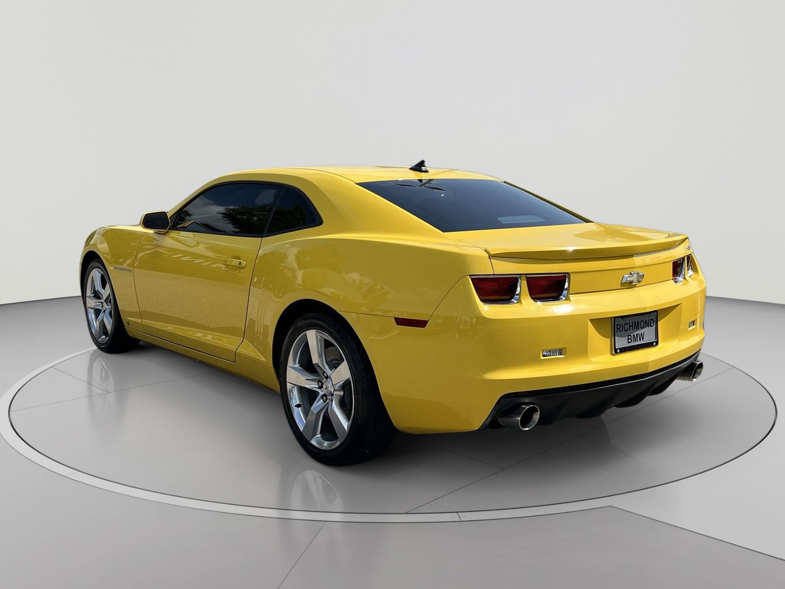 Used 2010 Chevrolet Camaro SS w/ RS Package RWD image 3